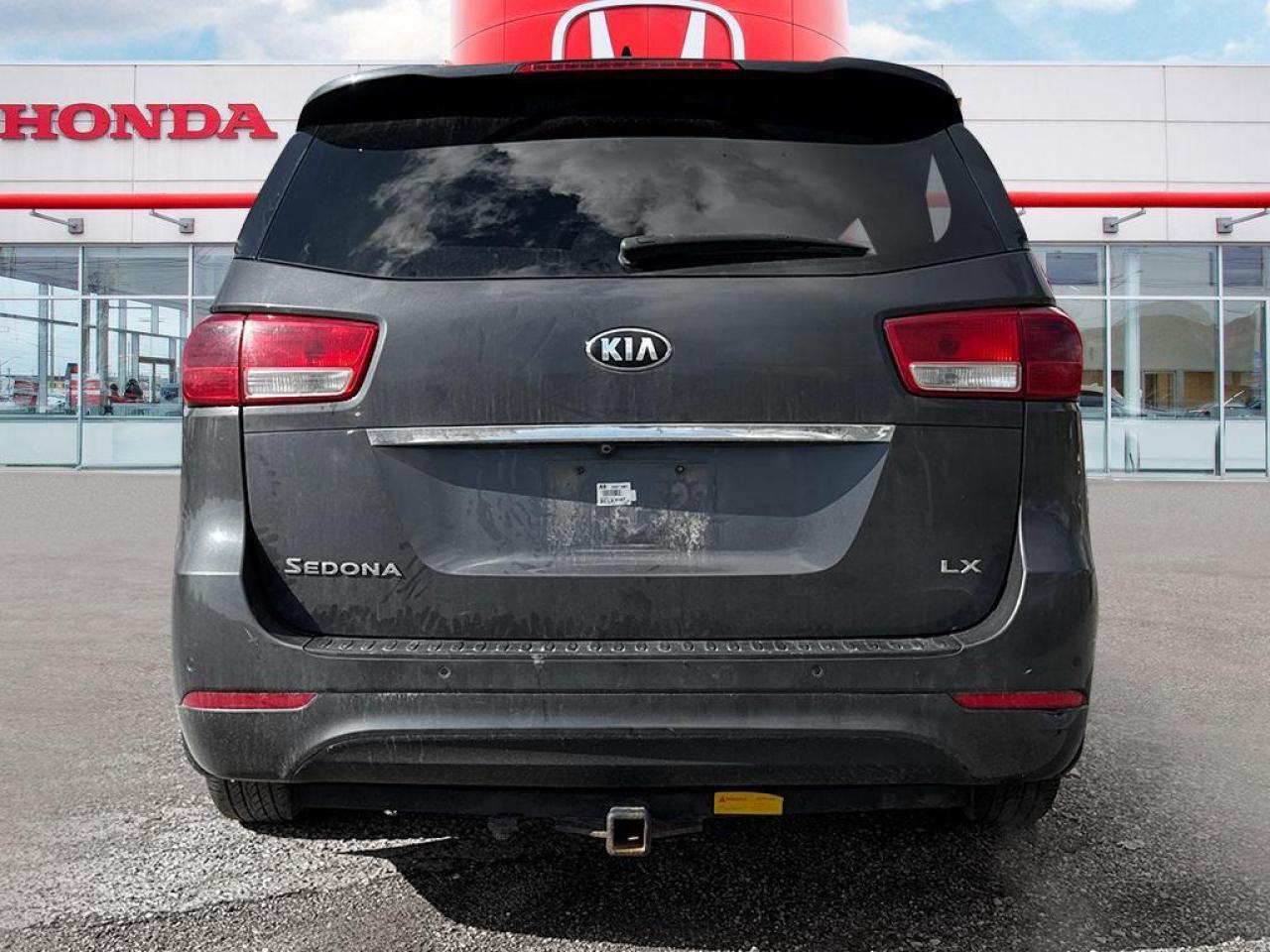 2018 Kia Sedona LX Photo