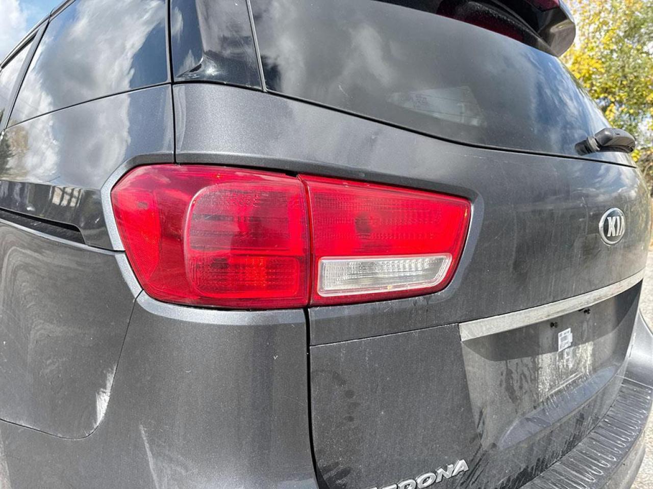 2018 Kia Sedona LX Photo