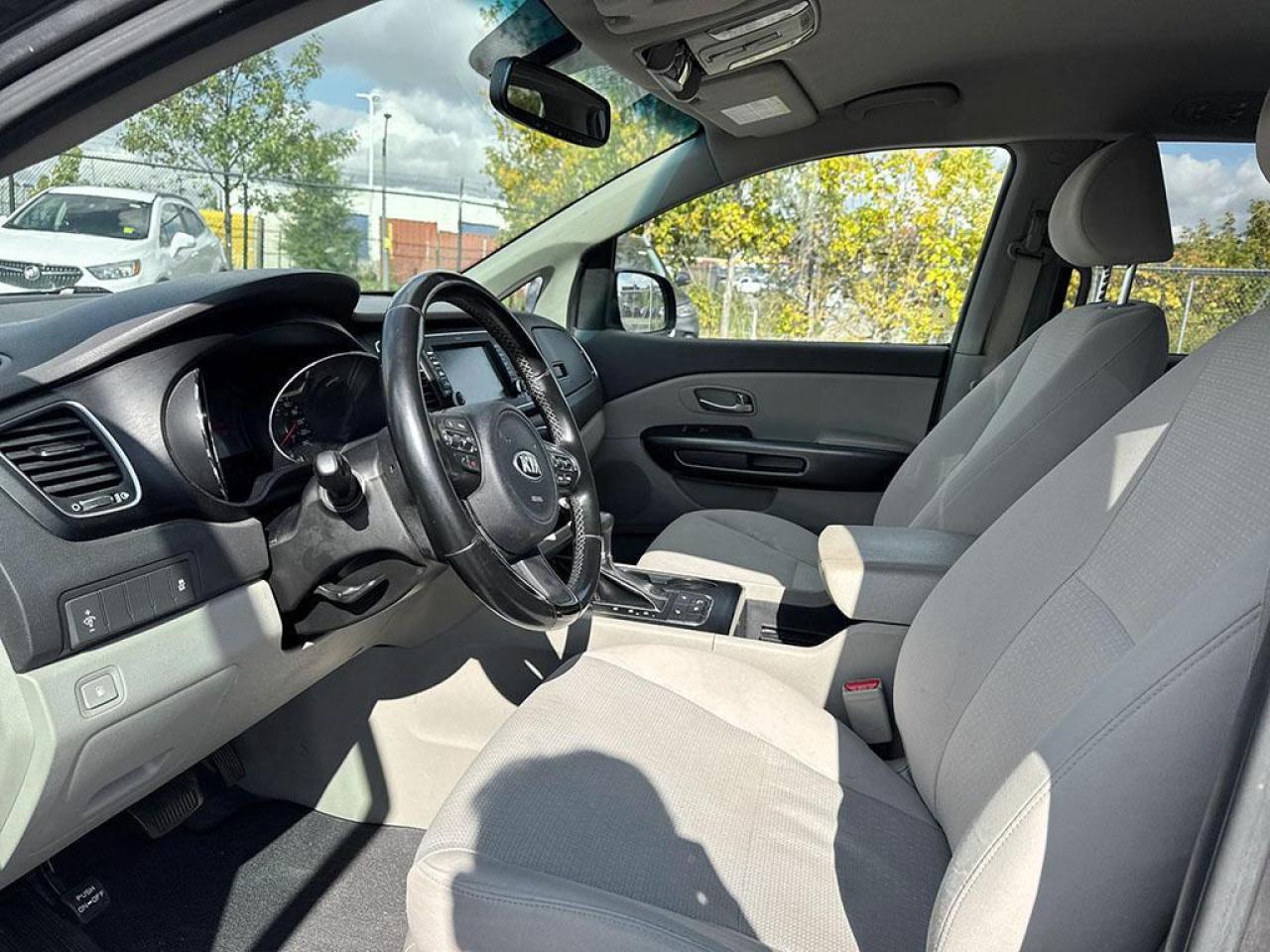 2018 Kia Sedona LX Photo