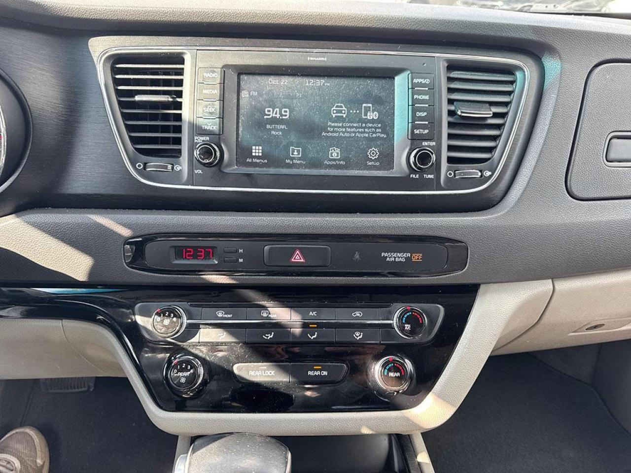 2018 Kia Sedona LX Photo