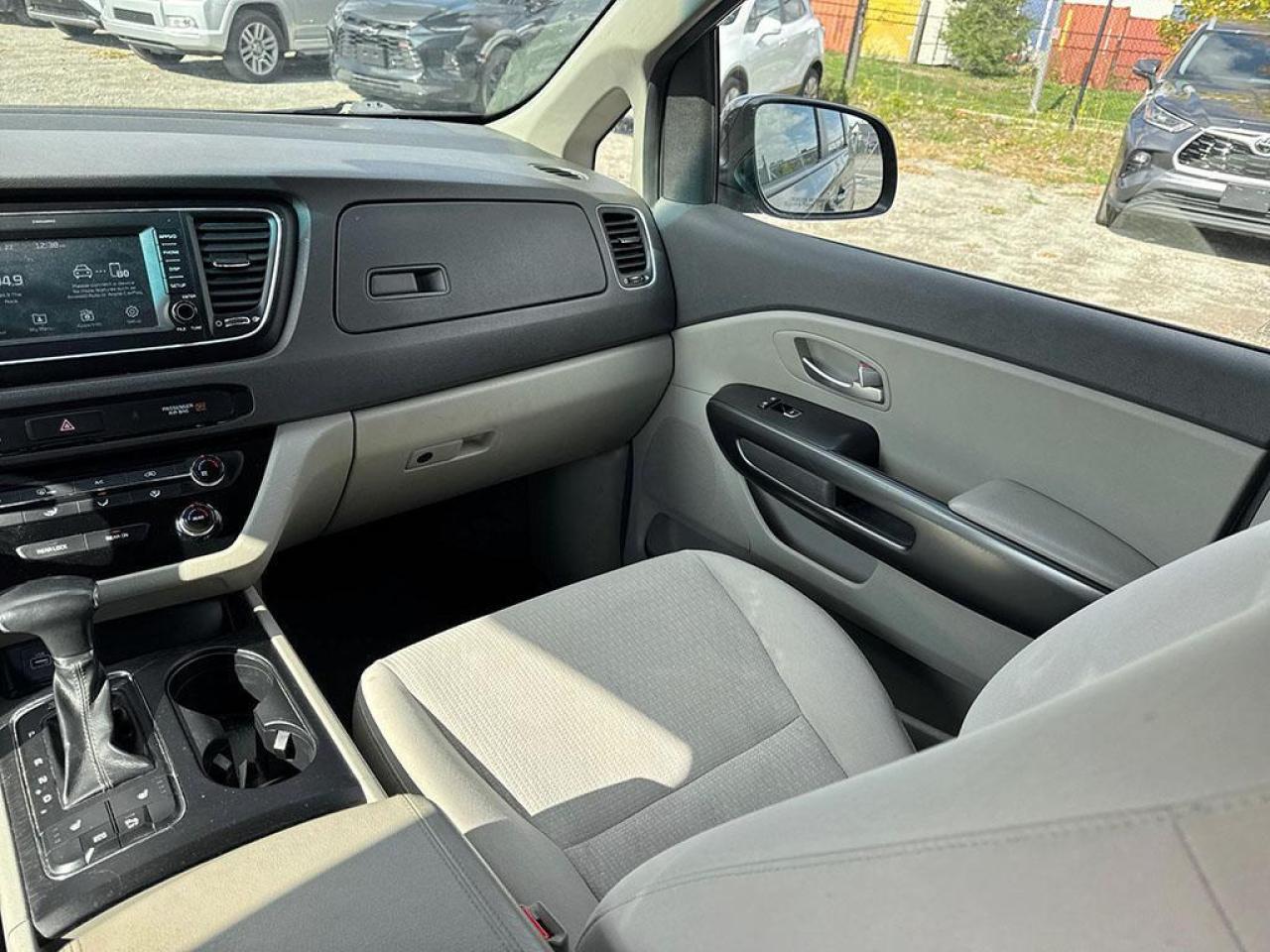 2018 Kia Sedona LX Photo