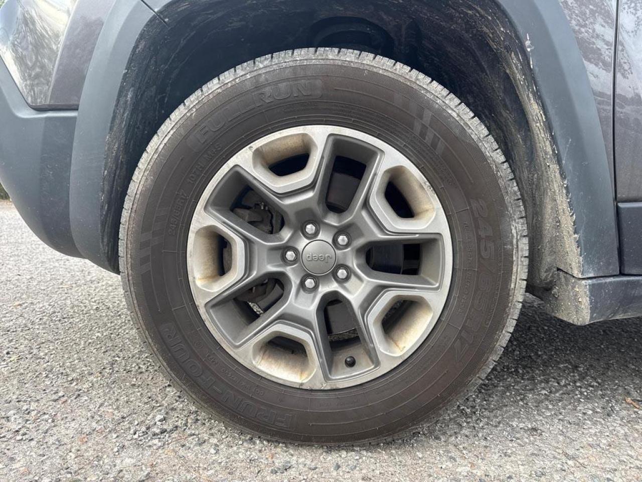 2019 Jeep Cherokee Trailhawk Photo