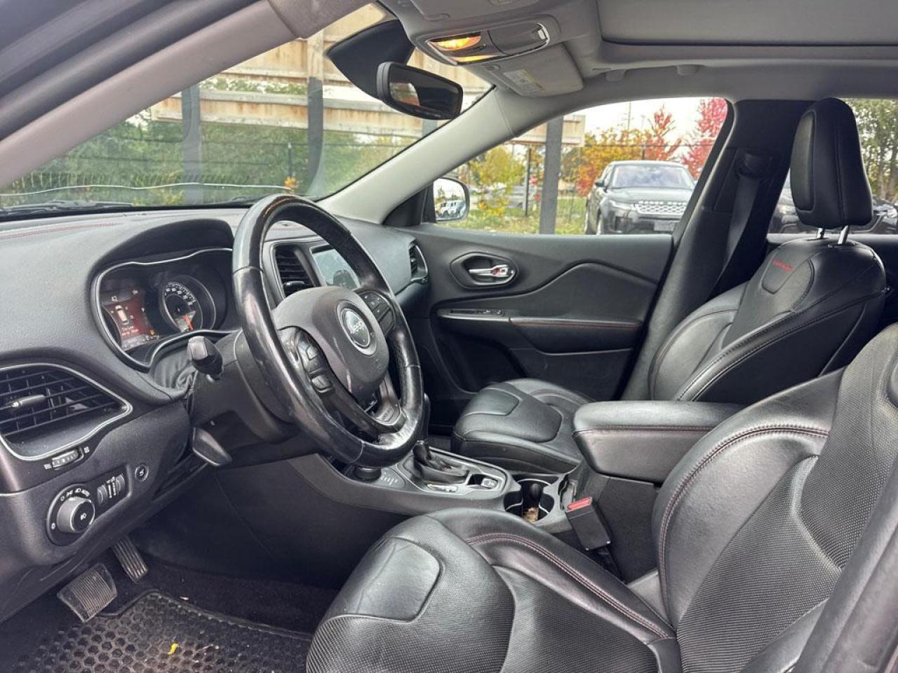 2019 Jeep Cherokee Trailhawk Photo