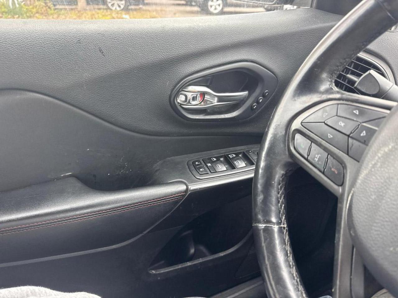 2019 Jeep Cherokee Trailhawk Photo