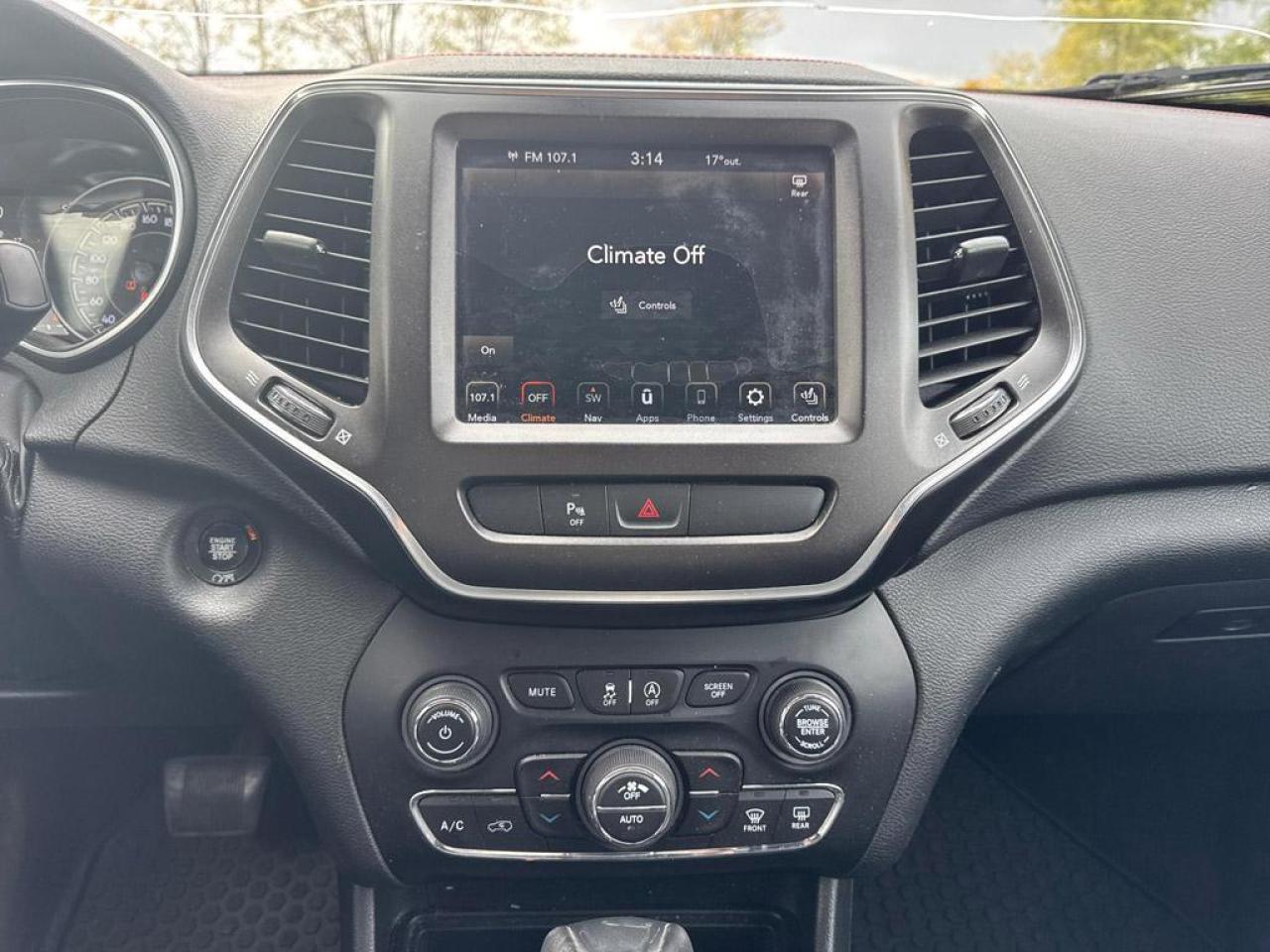 2019 Jeep Cherokee Trailhawk Photo