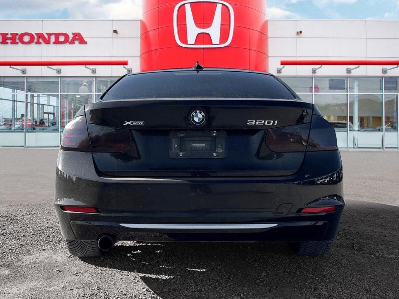 2013 BMW 3 Series 320i xDrive Photo4