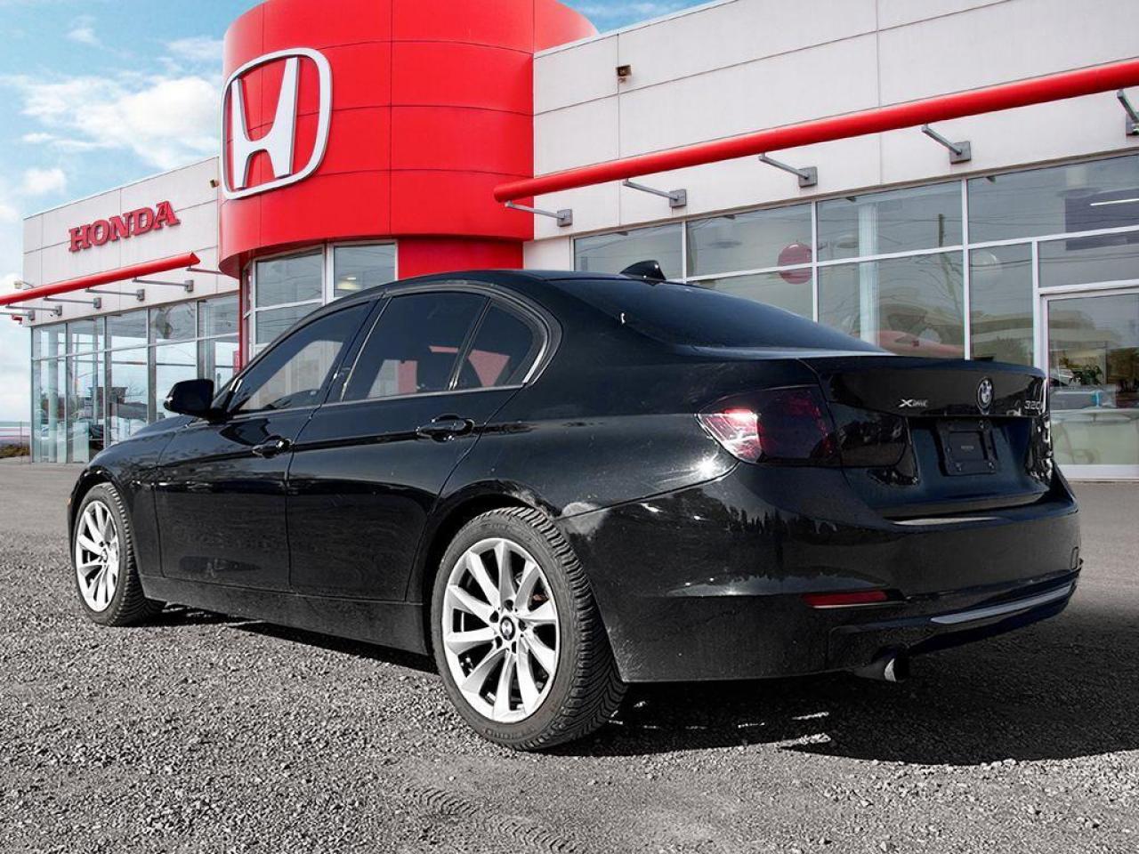 2013 BMW 3 Series 320i xDrive Photo3