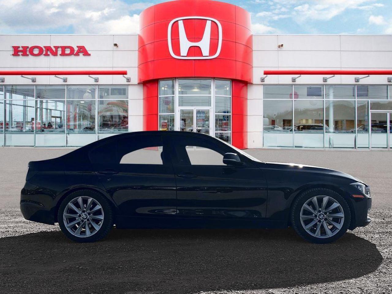 2013 BMW 3 Series 320i xDrive Photo