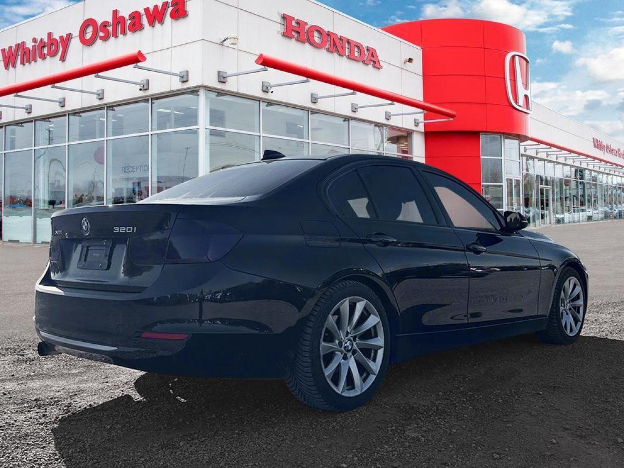 2013 BMW 3 Series 320i xDrive Photo