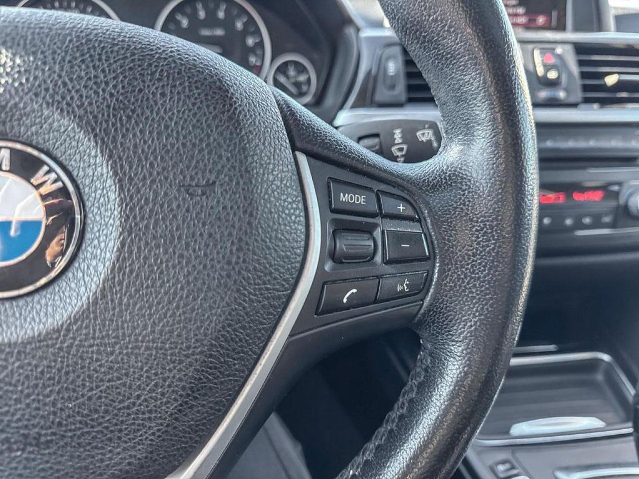 2013 BMW 3 Series 320i xDrive Photo