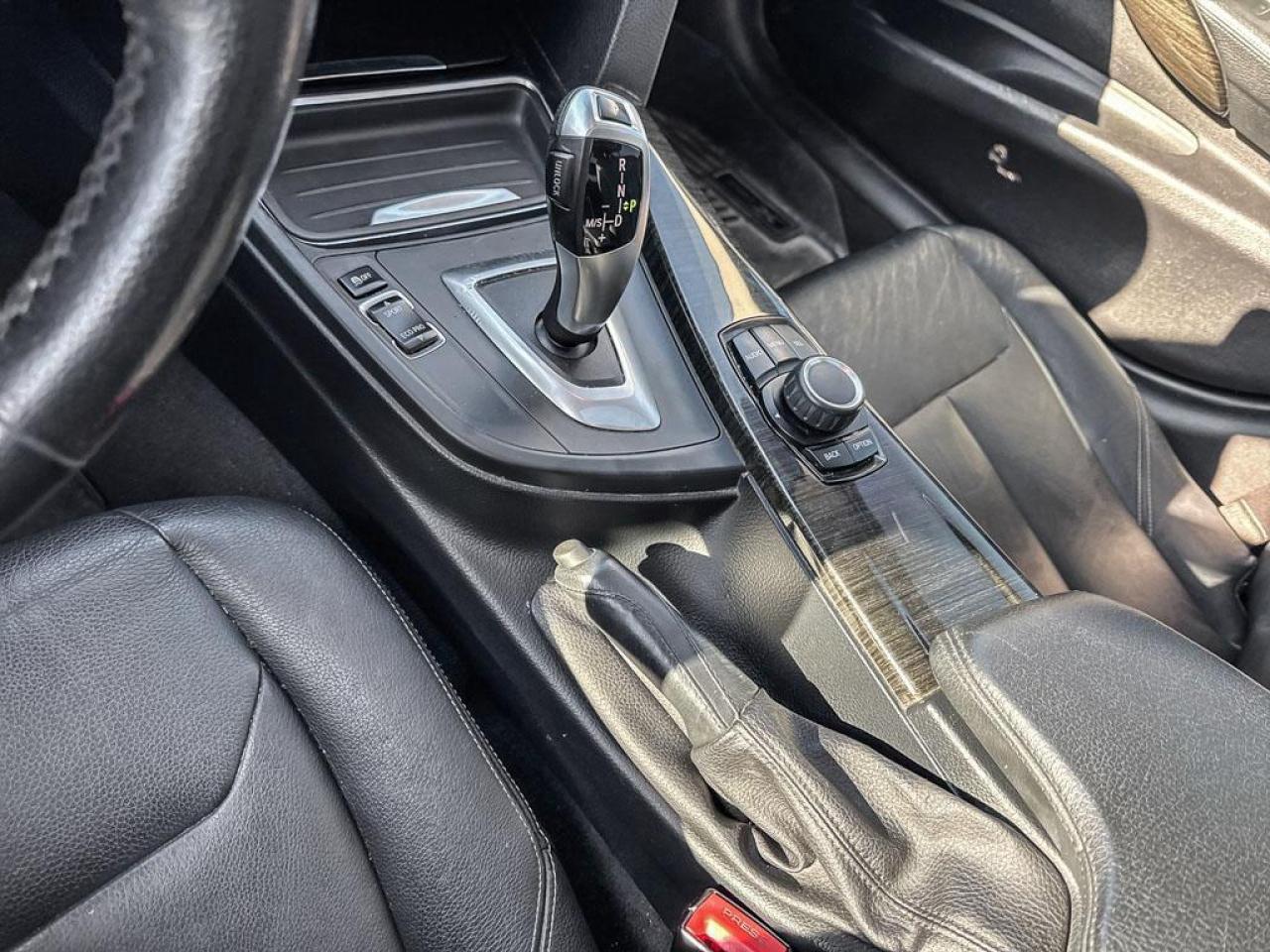 2013 BMW 3 Series 320i xDrive Photo