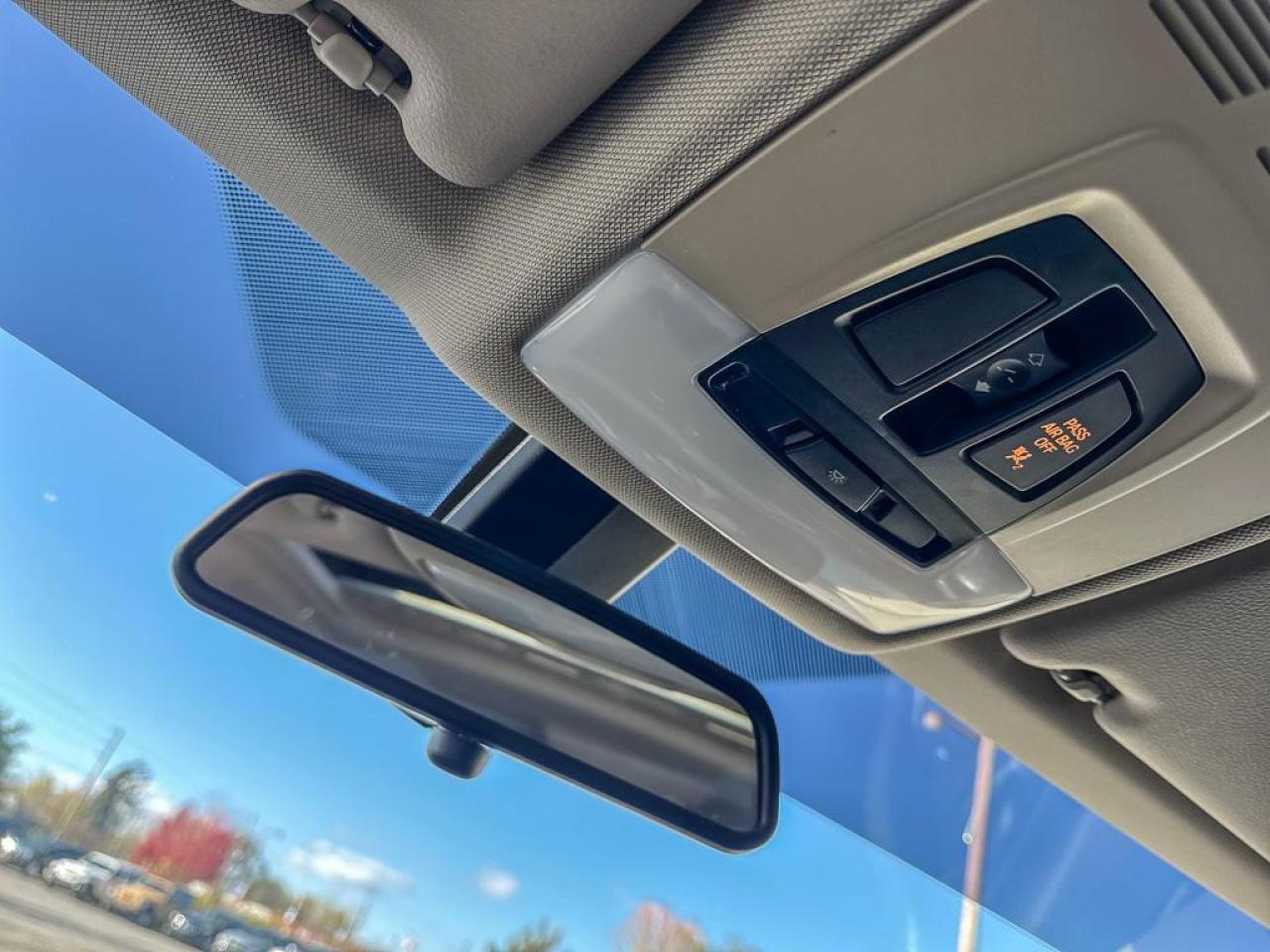 2013 BMW 3 Series 320i xDrive Photo