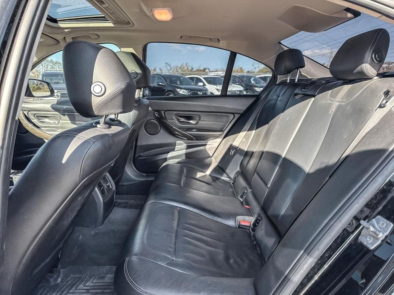 2013 BMW 3 Series 320i xDrive Photo