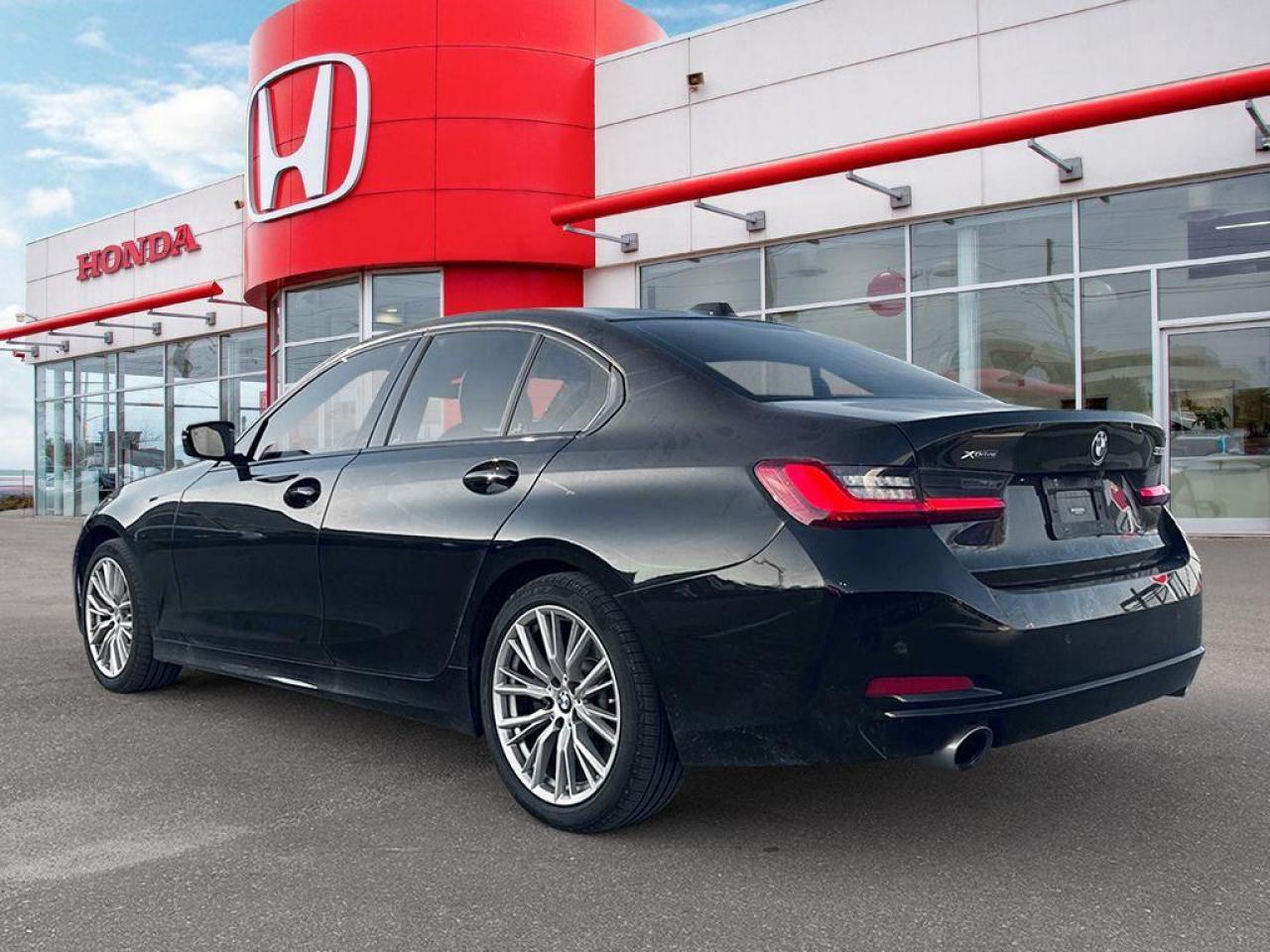 2023 BMW 3 Series 330i xDrive Photo