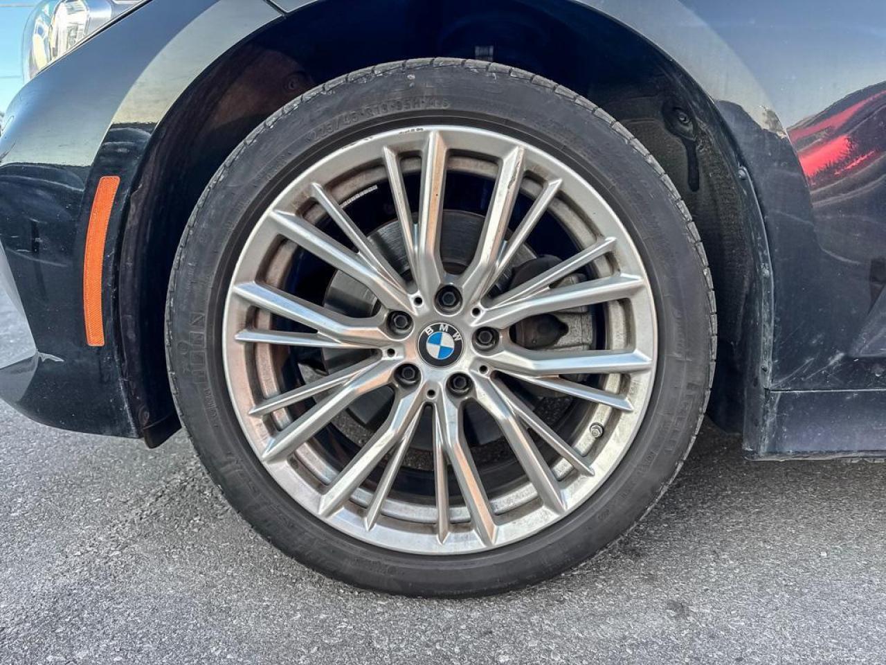 2023 BMW 3 Series 330i xDrive Photo