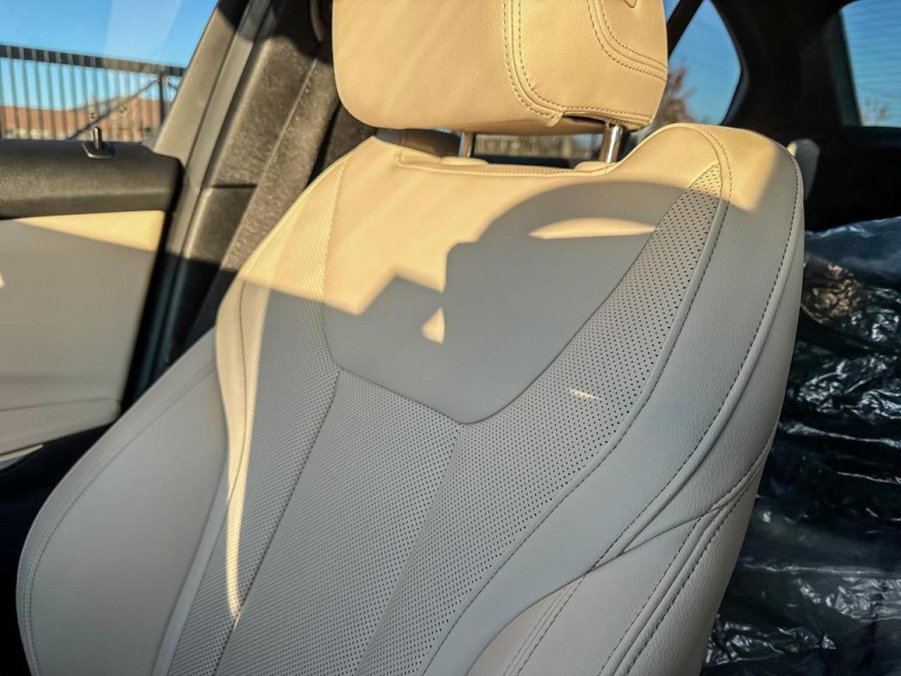 2023 BMW 3 Series 330i xDrive Photo