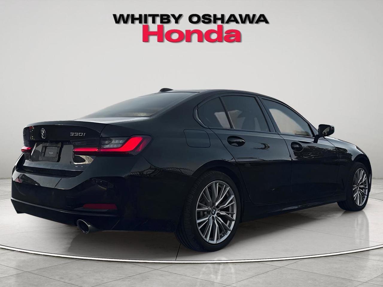 2023 BMW 3 Series 330i xDrive Photo4