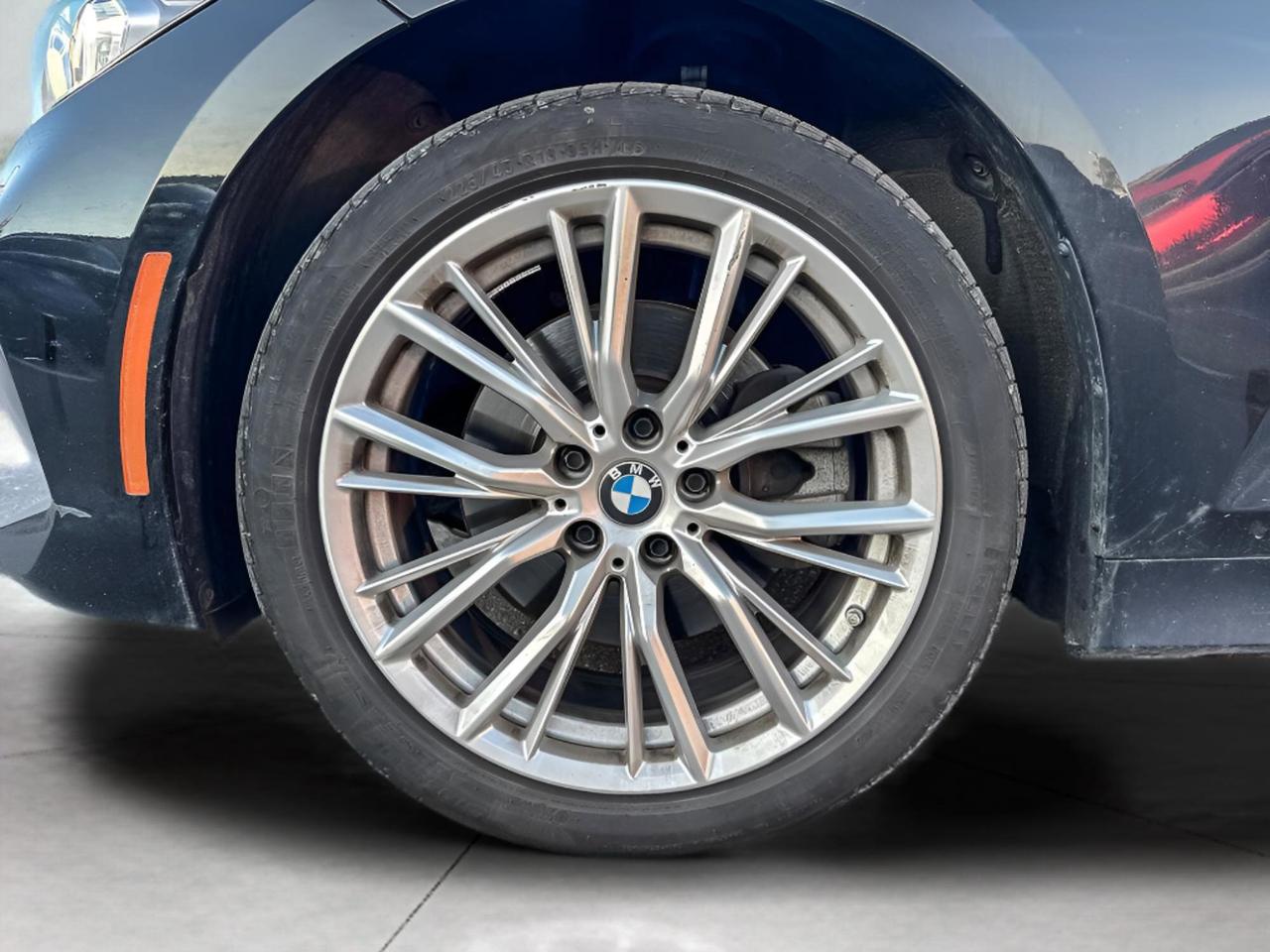 2023 BMW 3 Series 330i xDrive Photo