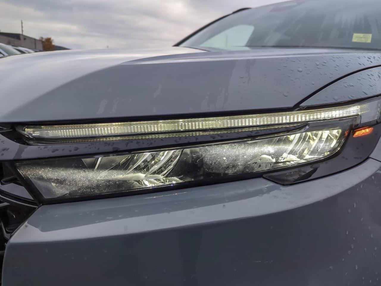 2025 Honda CR-V Hybrid Touring Photo