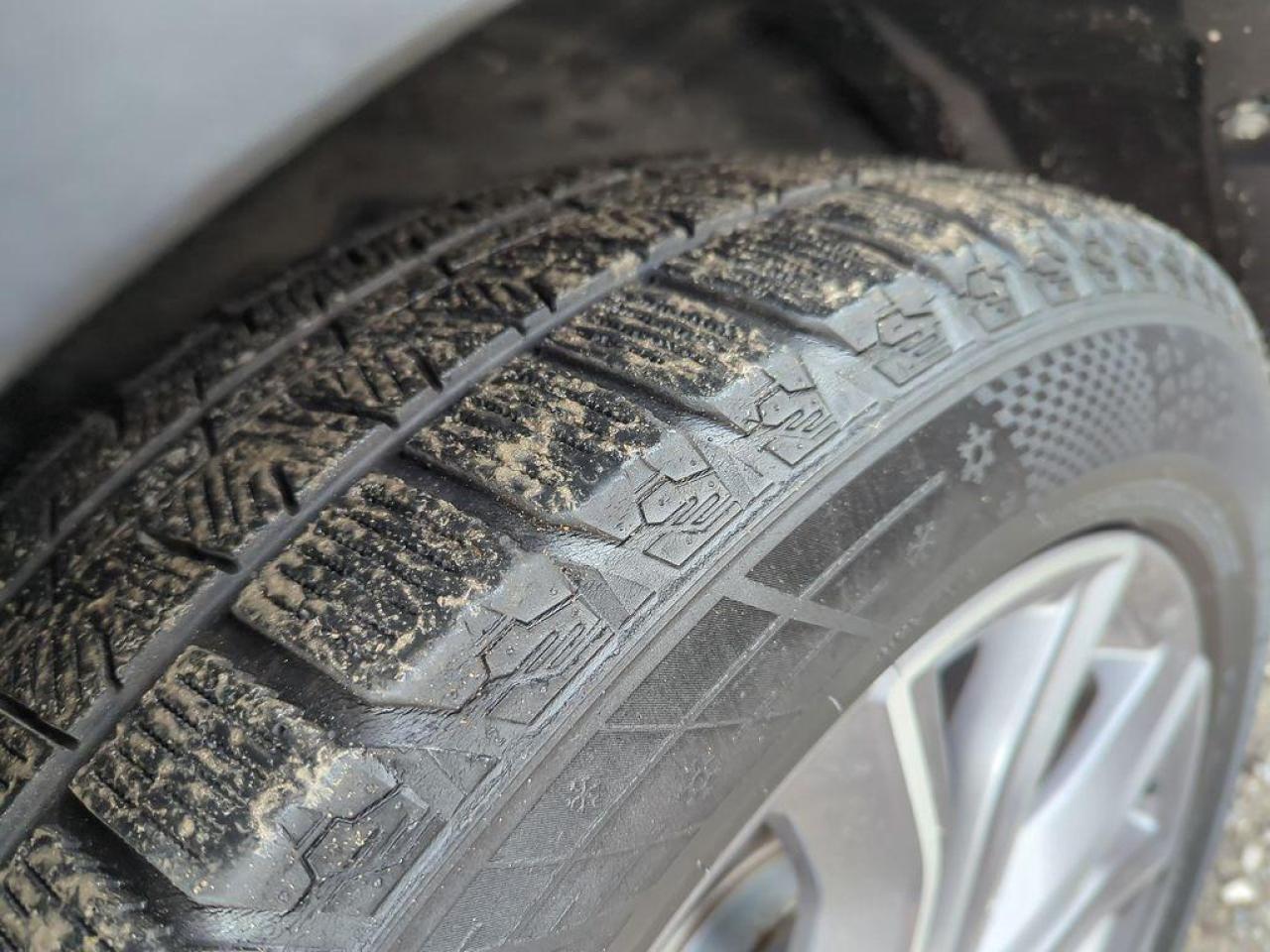 2022 Honda CR-V Touring Photo