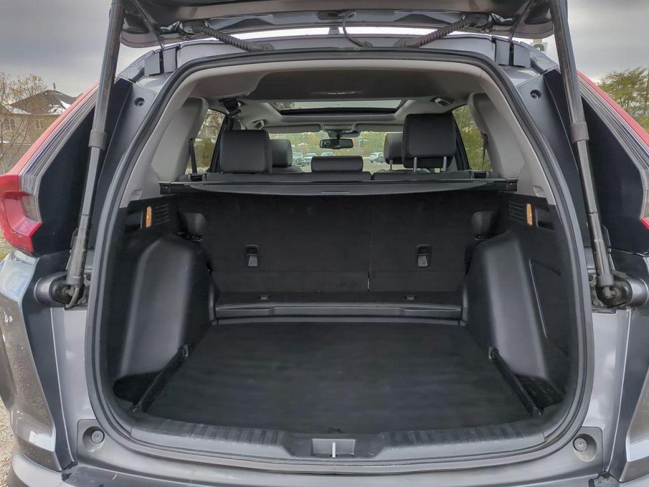 2022 Honda CR-V Touring Photo