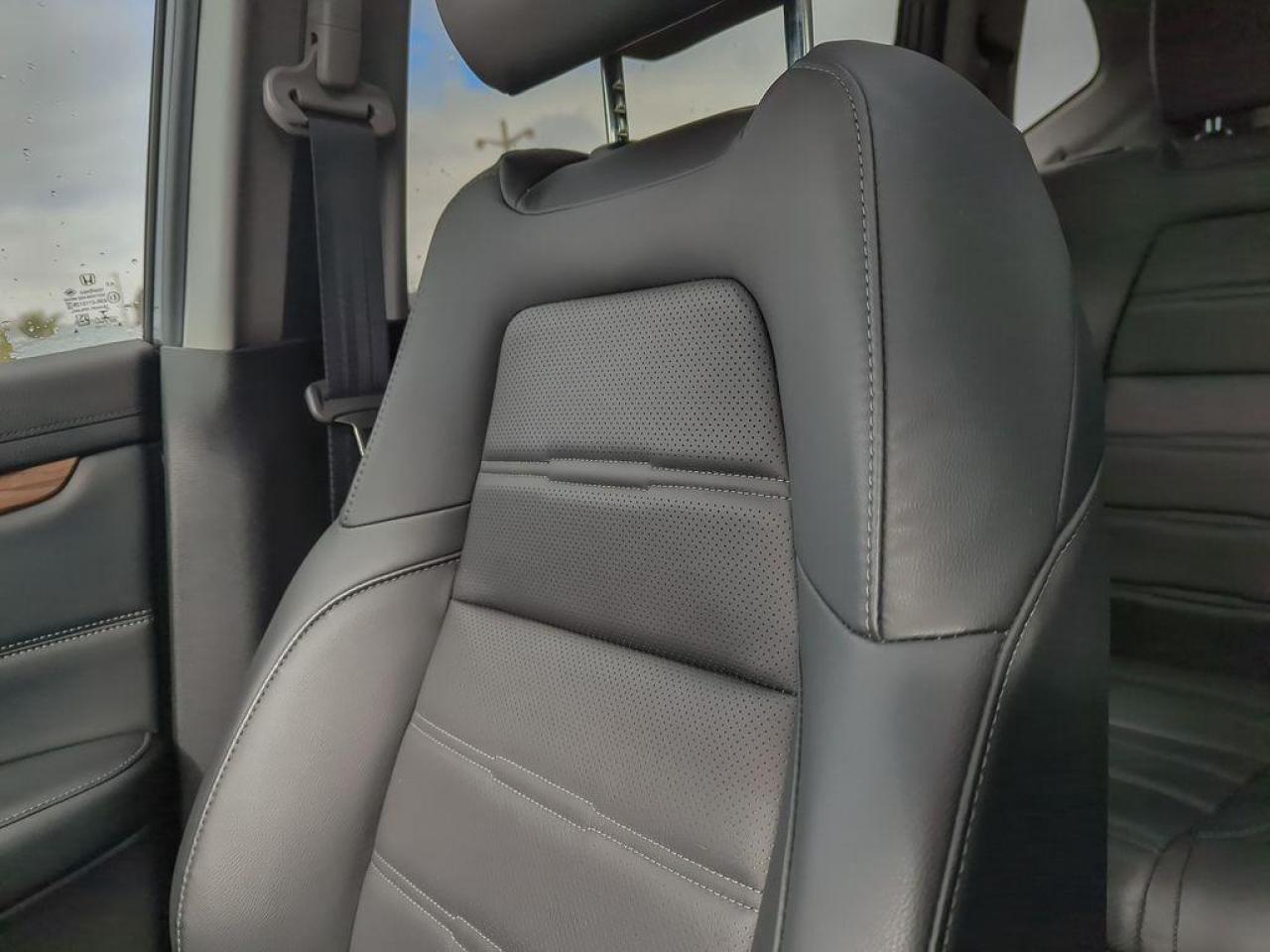 2022 Honda CR-V Touring Photo