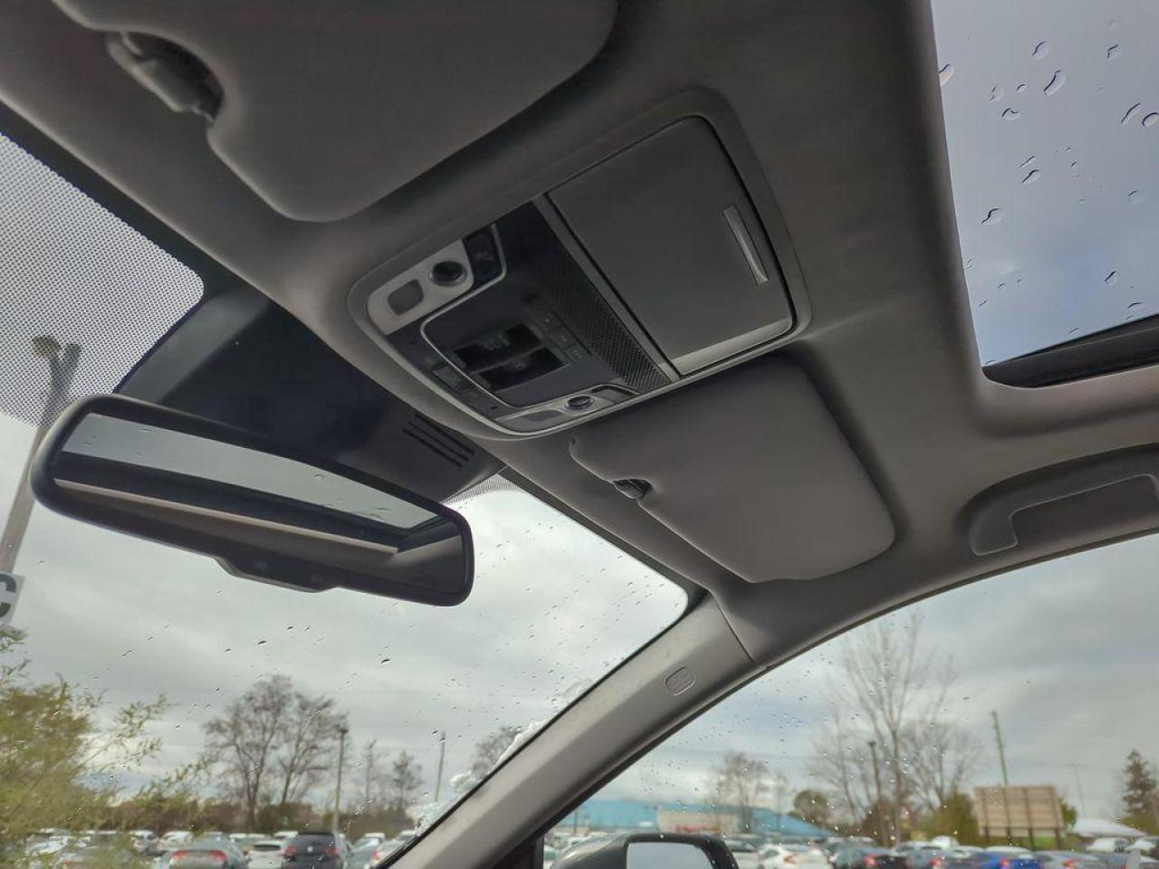 2022 Honda CR-V Touring Photo