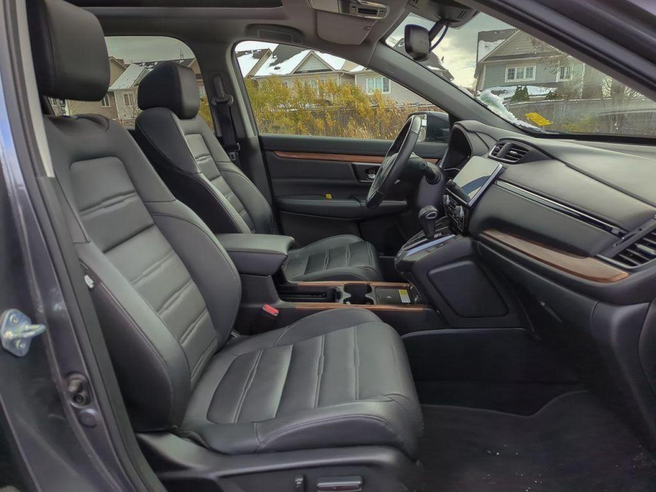 2022 Honda CR-V Touring Photo