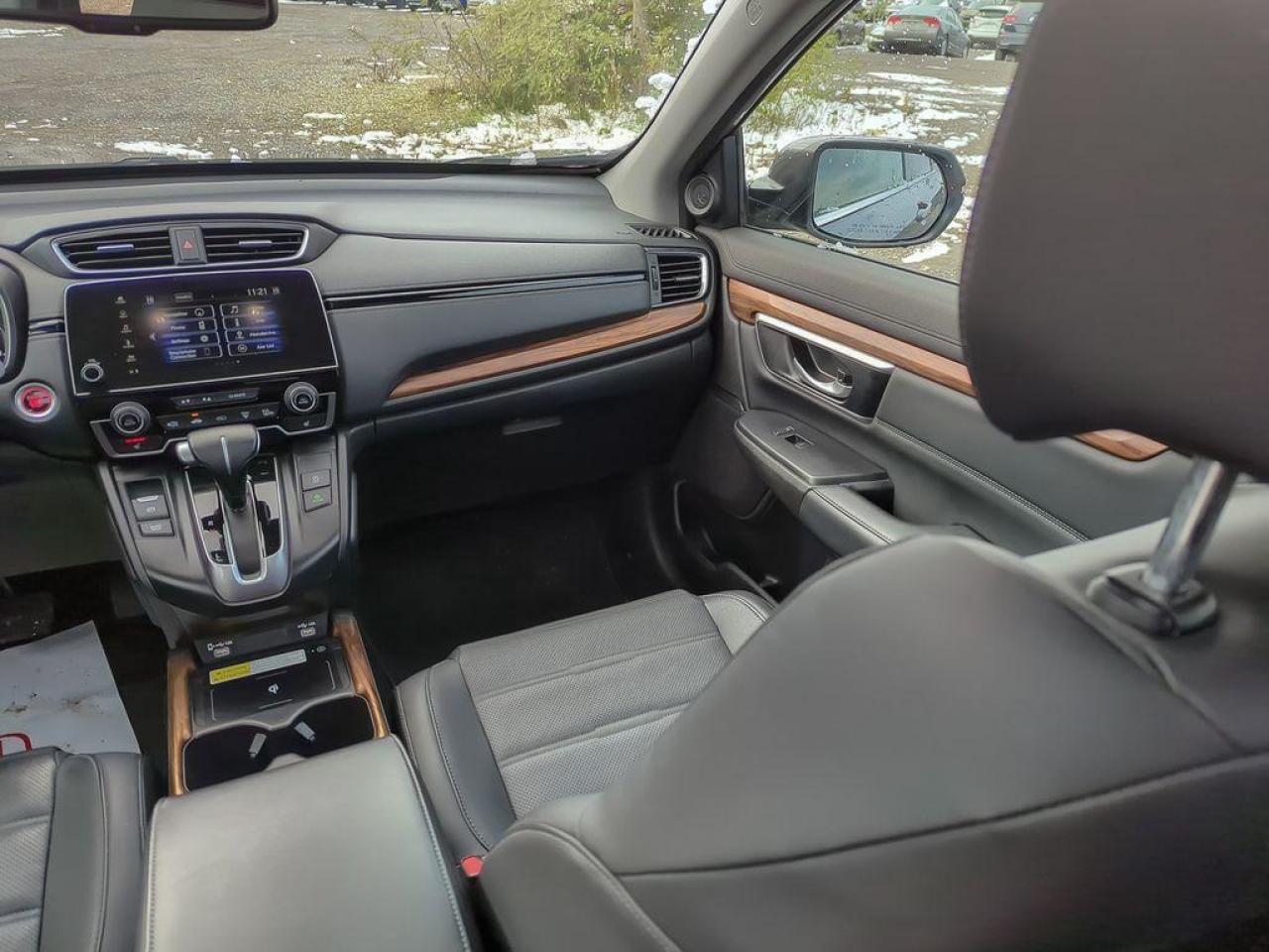 2022 Honda CR-V Touring Photo