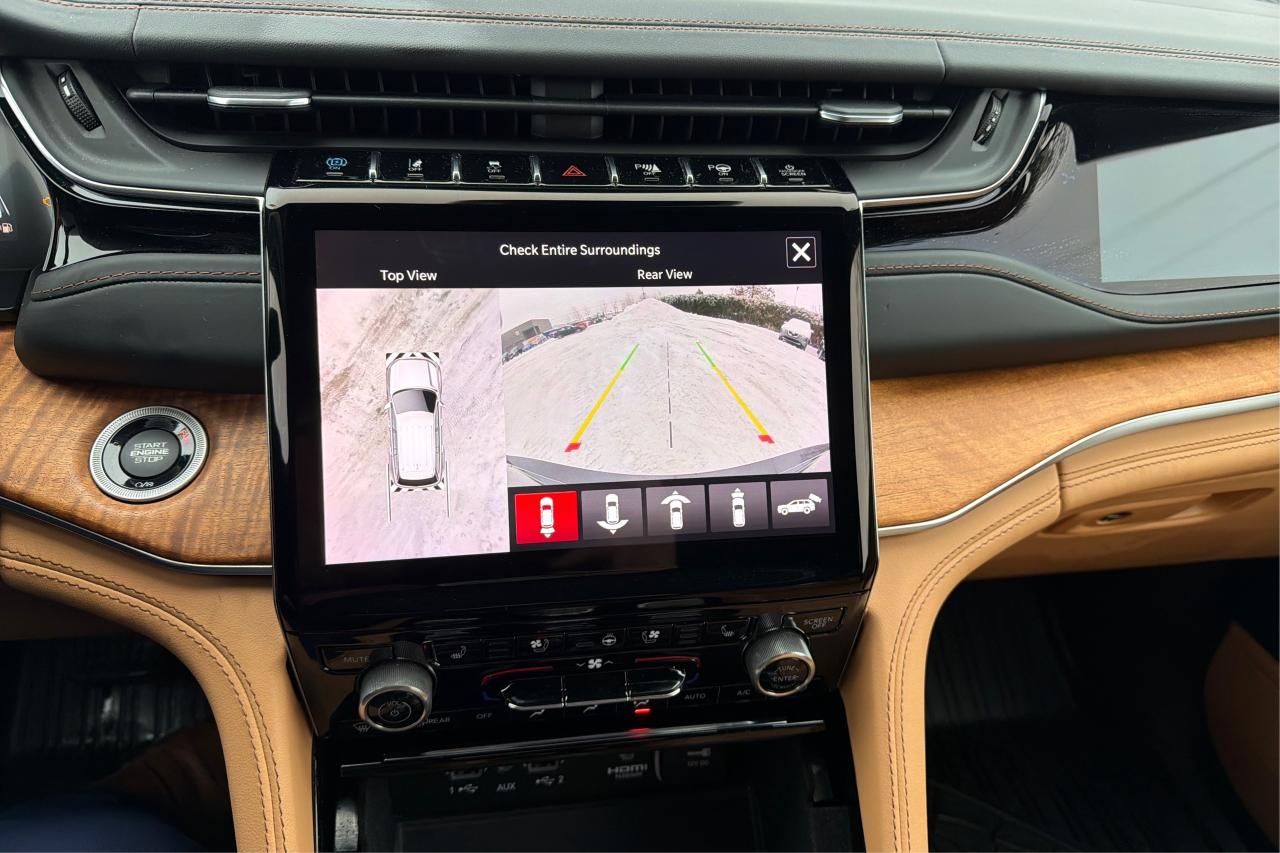 2022 Jeep Grand Cherokee Summit Photo