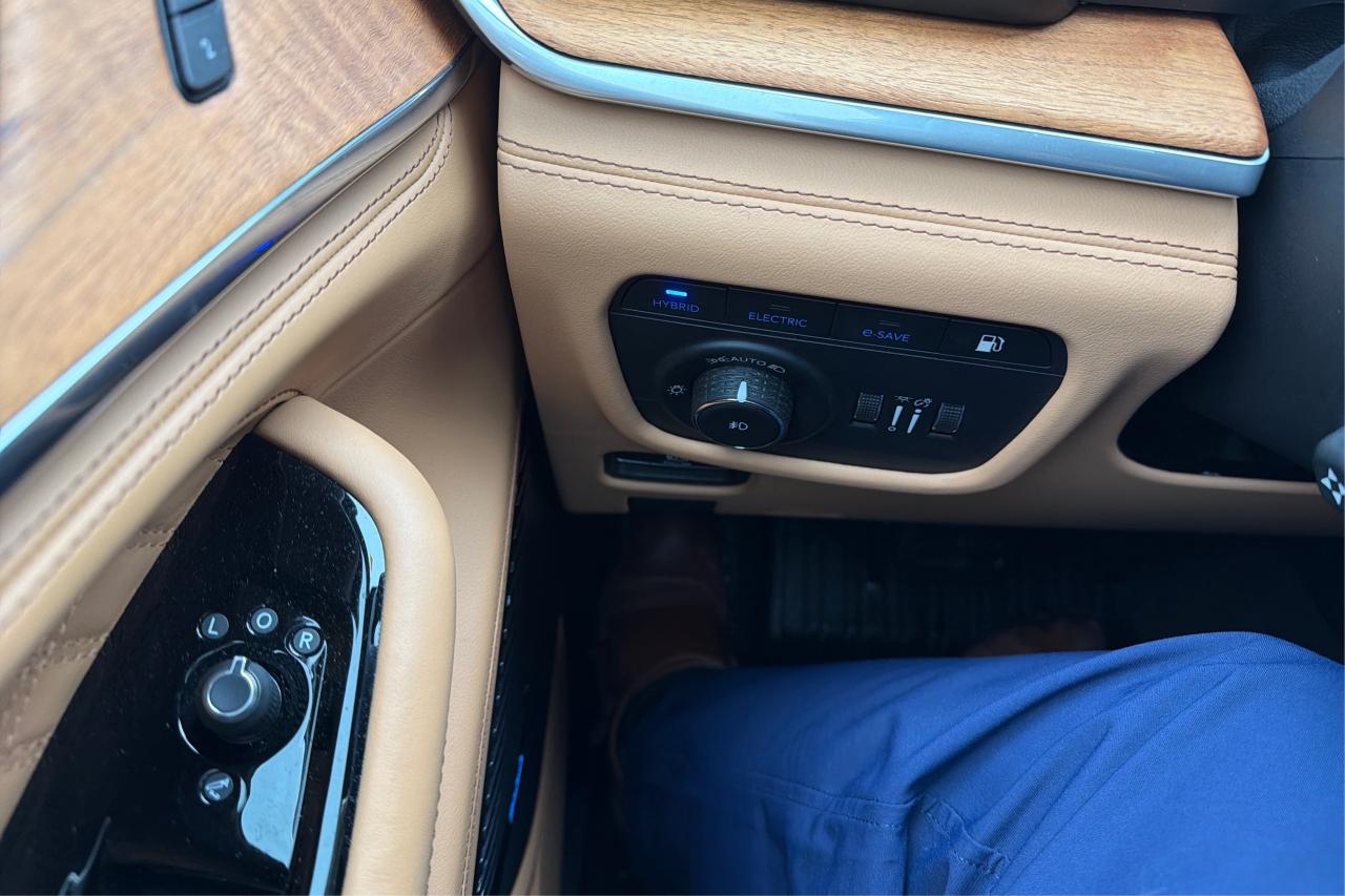 2022 Jeep Grand Cherokee Summit Photo