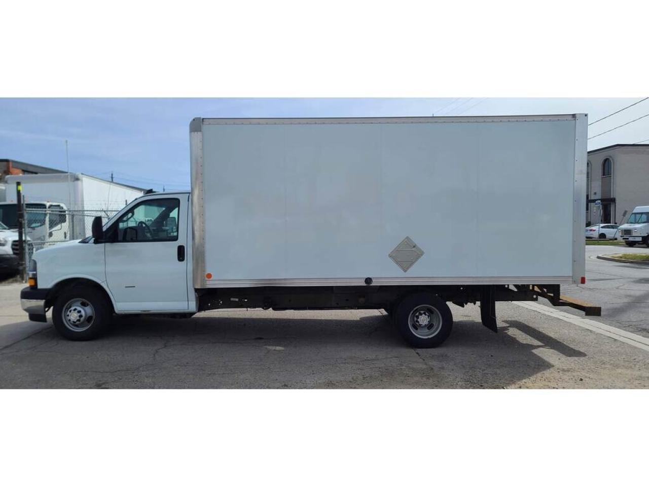 2019 GMC Savana 16Ft Aluminum Box - Ramp - V8 Gasoline Photo2