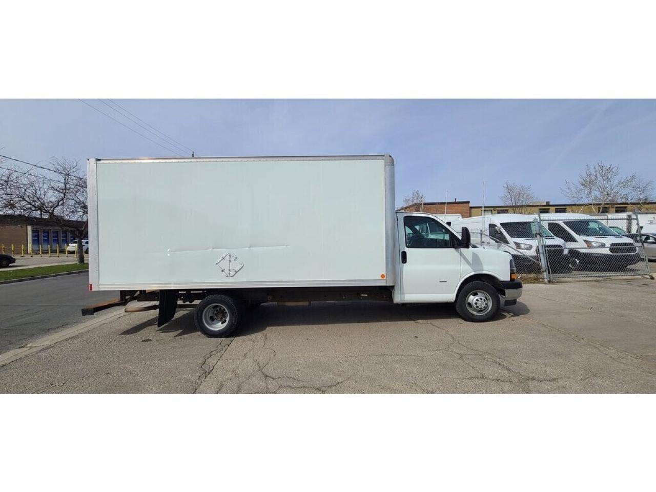 2019 GMC Savana 16Ft Aluminum Box - Ramp - V8 Gasoline Photo4