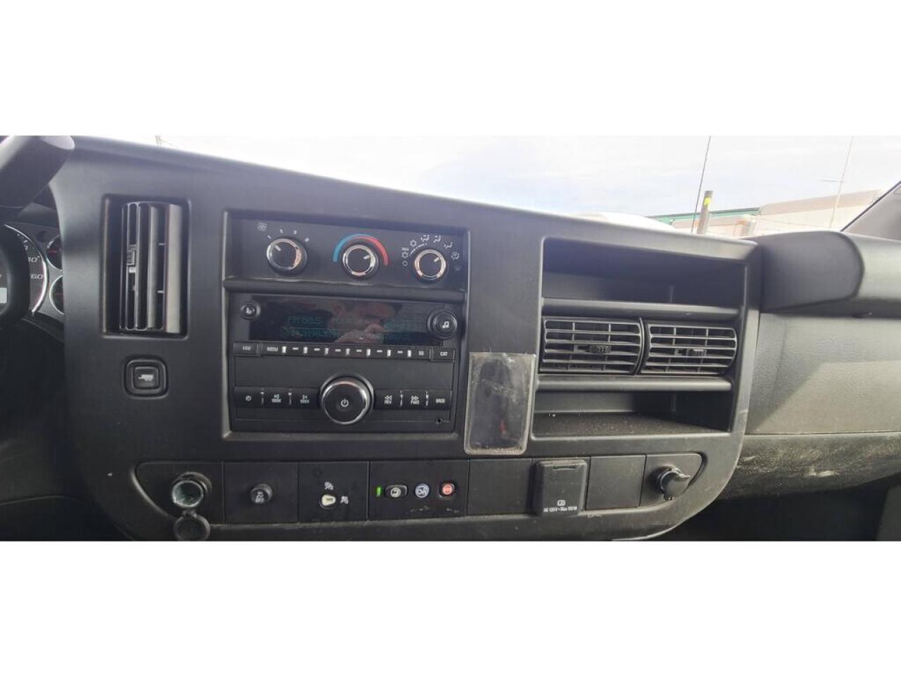 2019 GMC Savana 16Ft Aluminum Box - Ramp - V8 Gasoline Photo