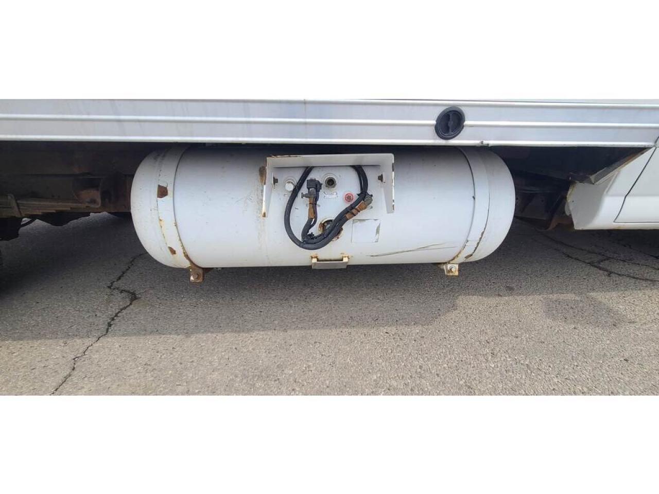 2016 GMC Savana G3500 - 16Ft Box - V8 Gas + Propane - CERTIFIED Photo