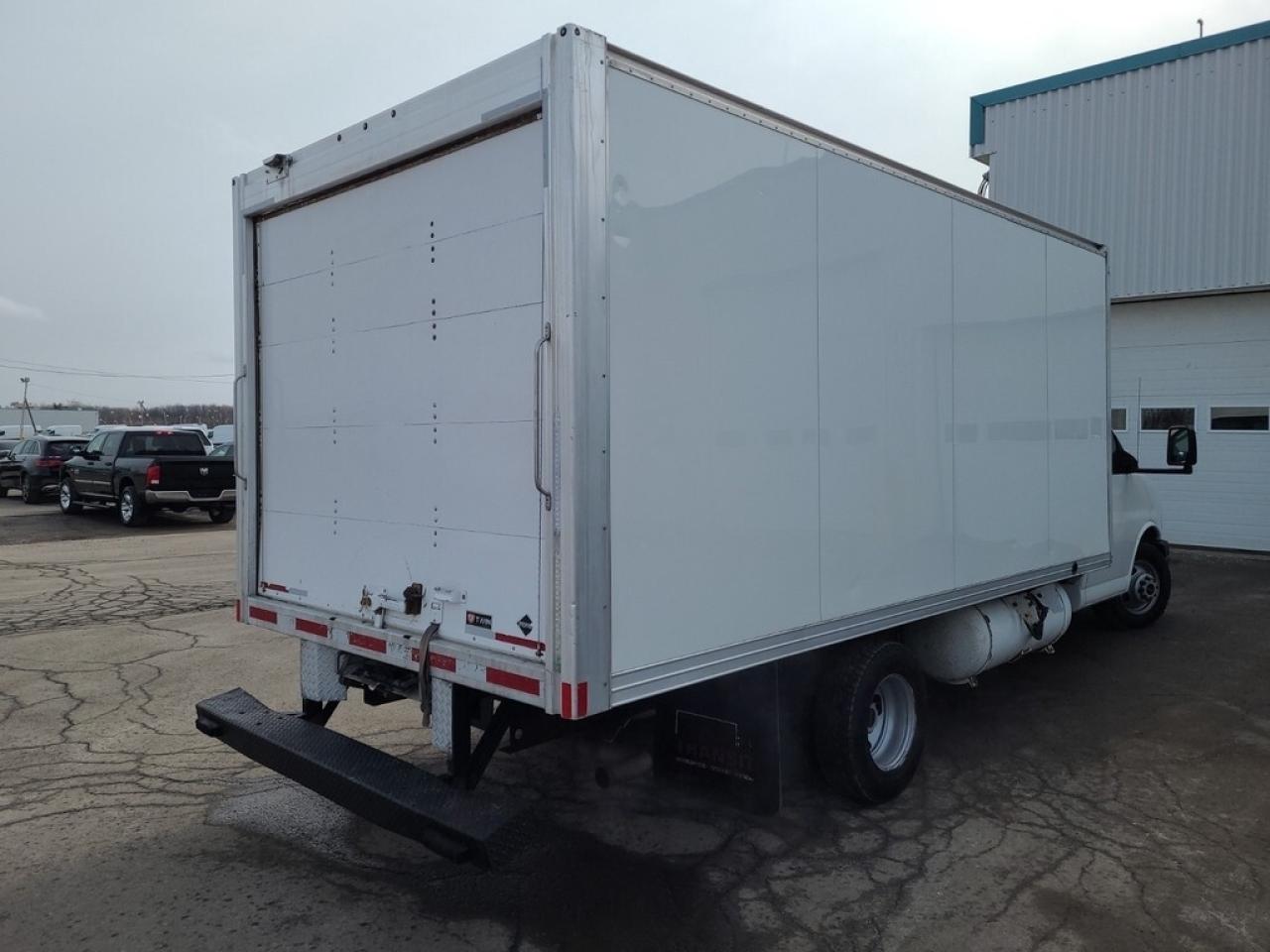 2016 GMC Savana G3500 - 16Ft Box - V8 Gas + Propane - CERTIFIED Photo