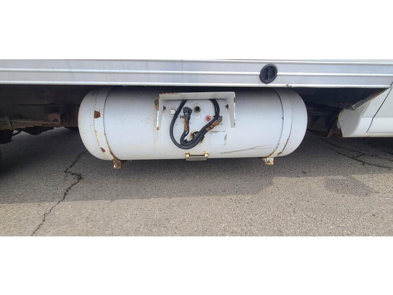 2016 GMC Savana G3500 - 16Ft Box - V8 Gas + Propane - CERTIFIED Photo