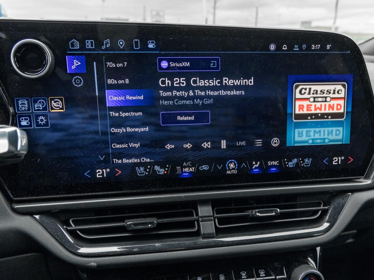 2025 Chevrolet Equinox EV RS Demo Photo