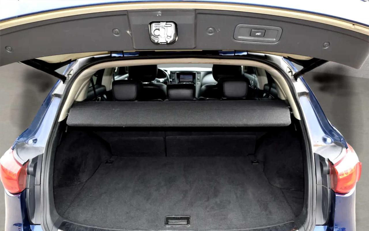 2016 Infiniti QX70 AWD Premium Photo