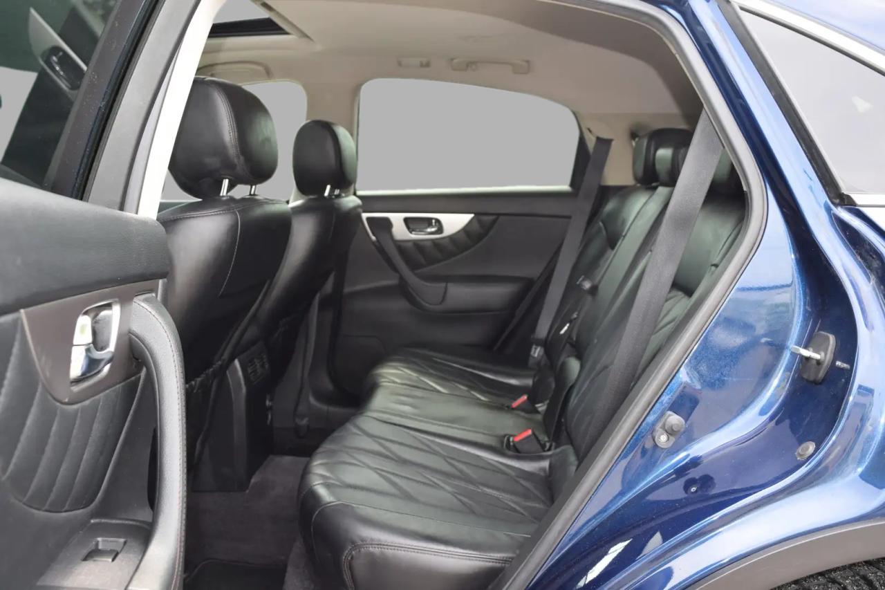 2016 Infiniti QX70 AWD Premium Photo