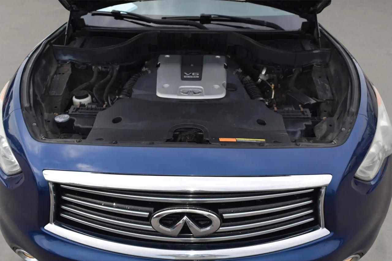 2016 Infiniti QX70 AWD Premium Photo