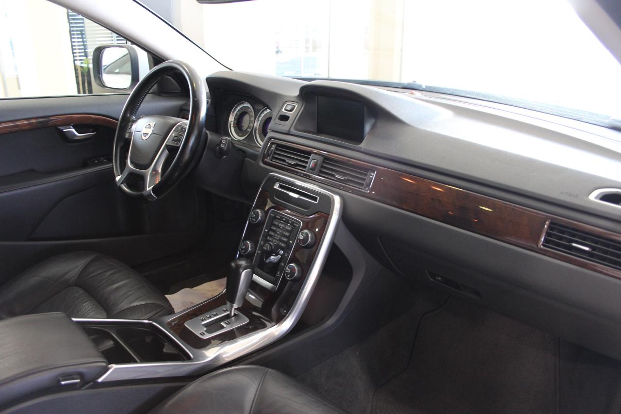 2012 Volvo XC70 T6 Premier Plus Photo
