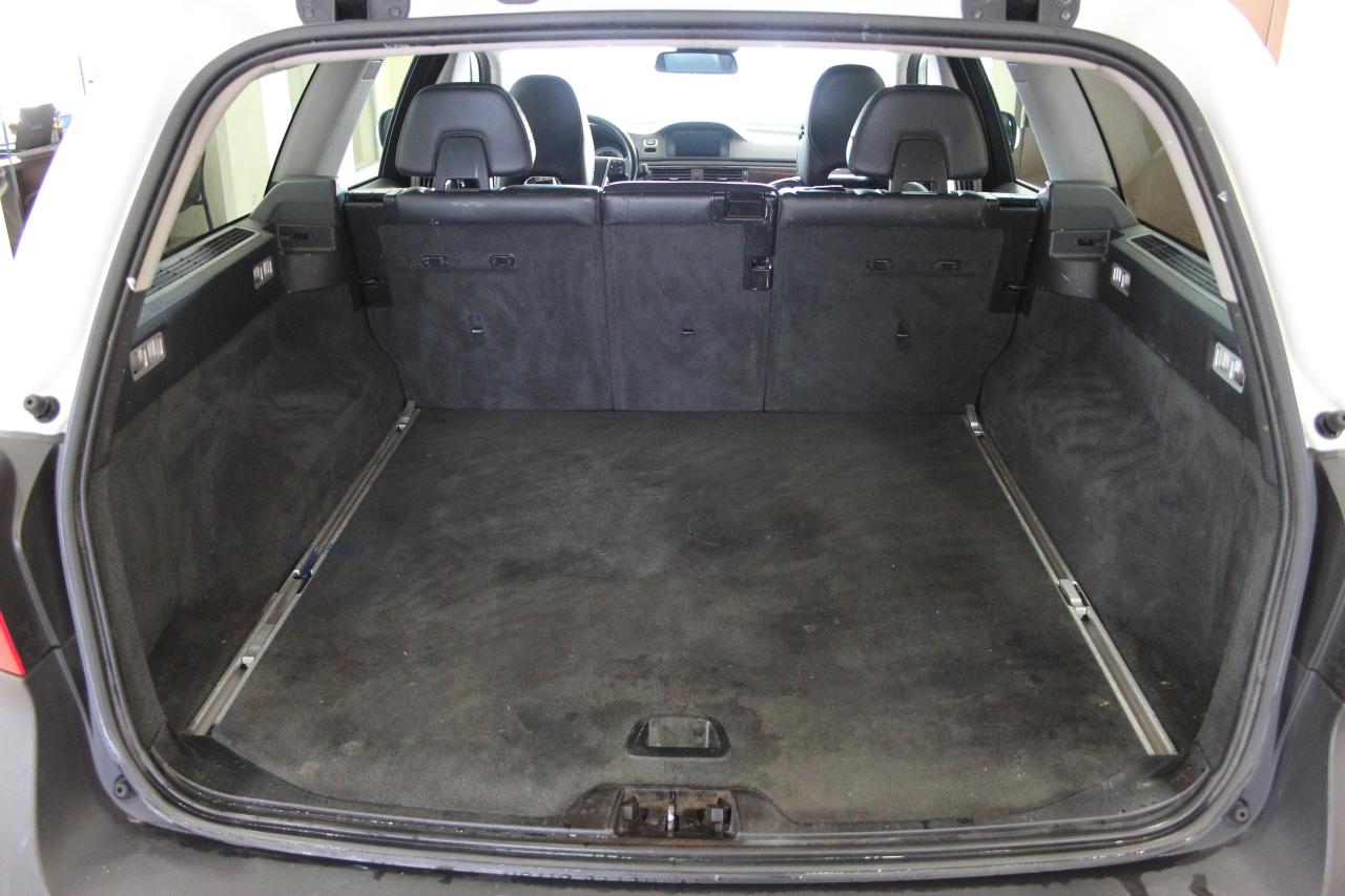 2012 Volvo XC70 T6 Premier Plus Photo