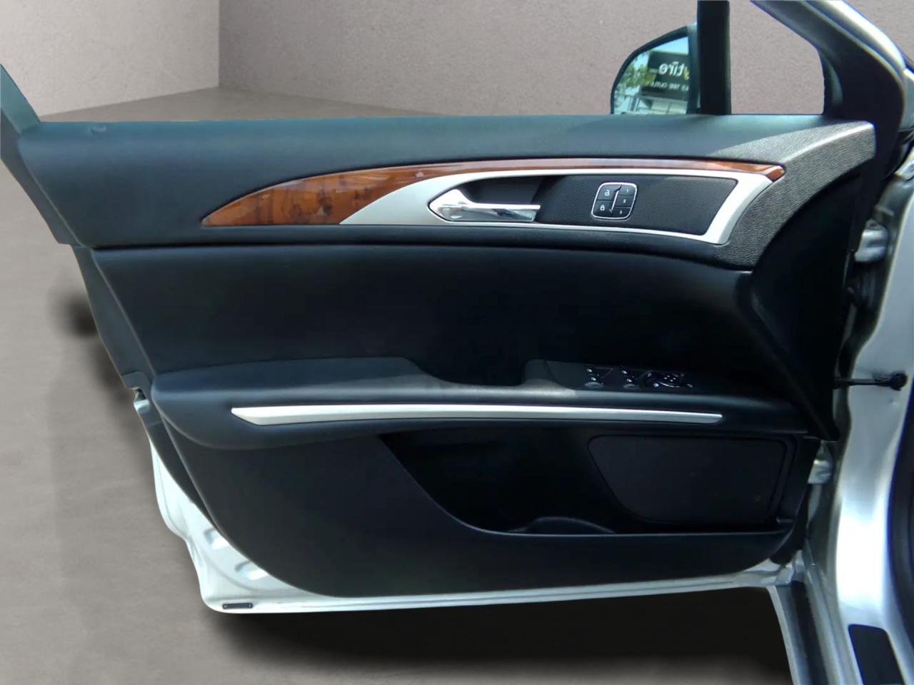 2015 Lincoln MKZ Premium Sunroof Navigation Photo