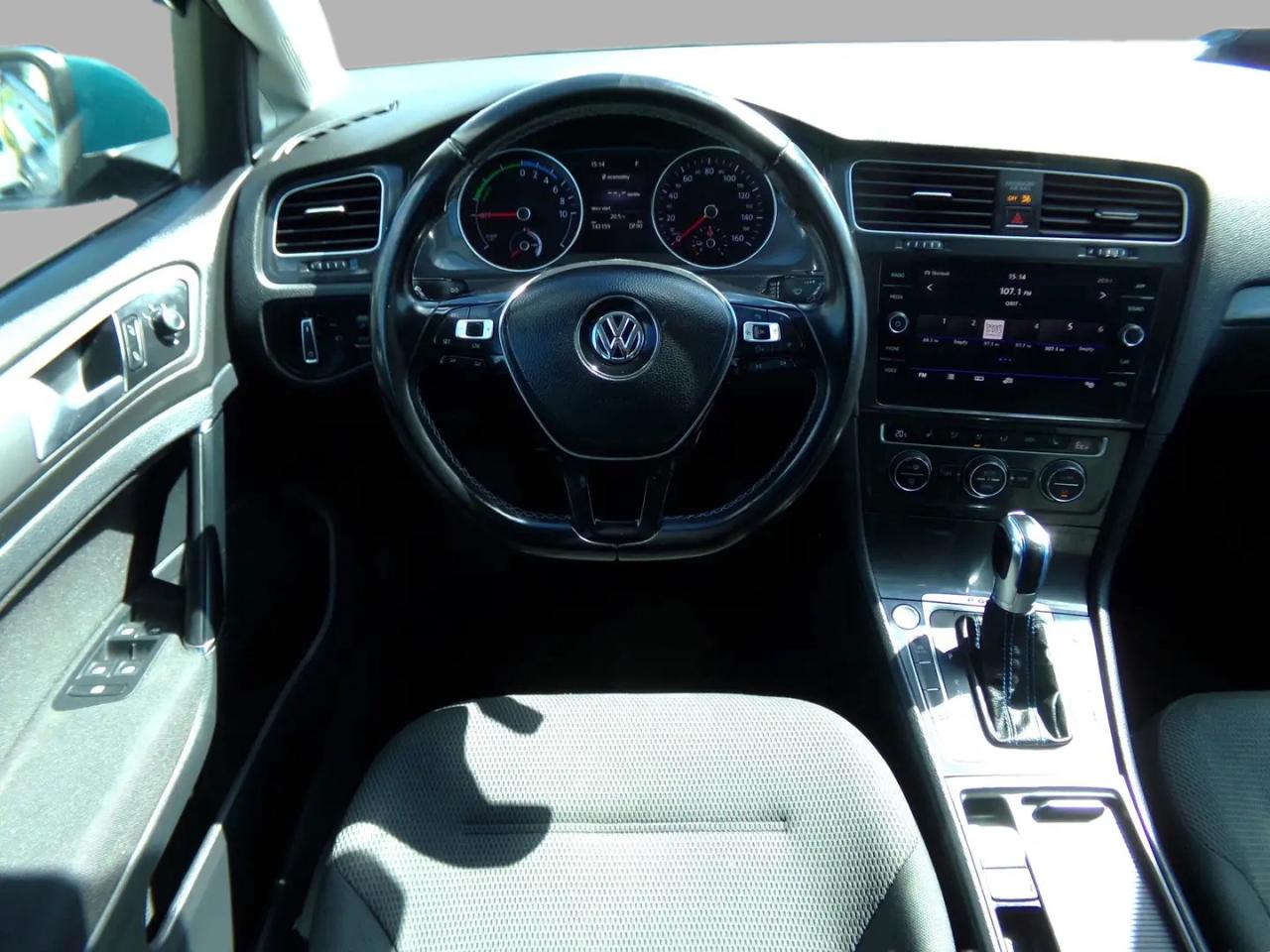 2017 Volkswagen e-Golf Comfortline Photo