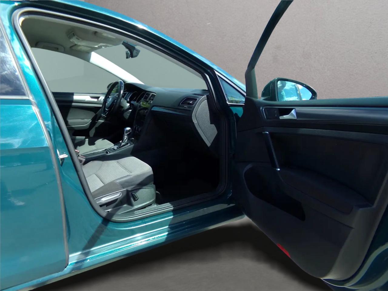 2017 Volkswagen e-Golf Comfortline Photo