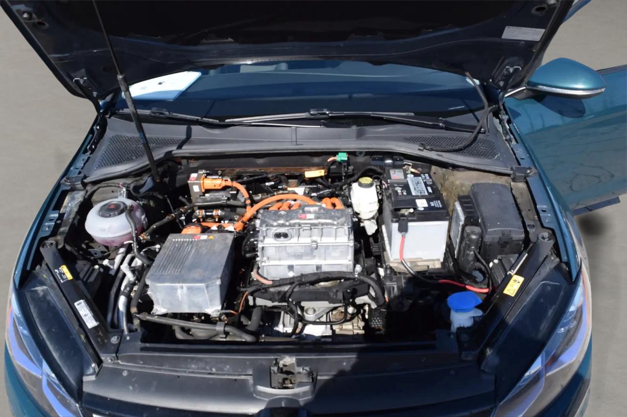 2017 Volkswagen e-Golf Comfortline Photo