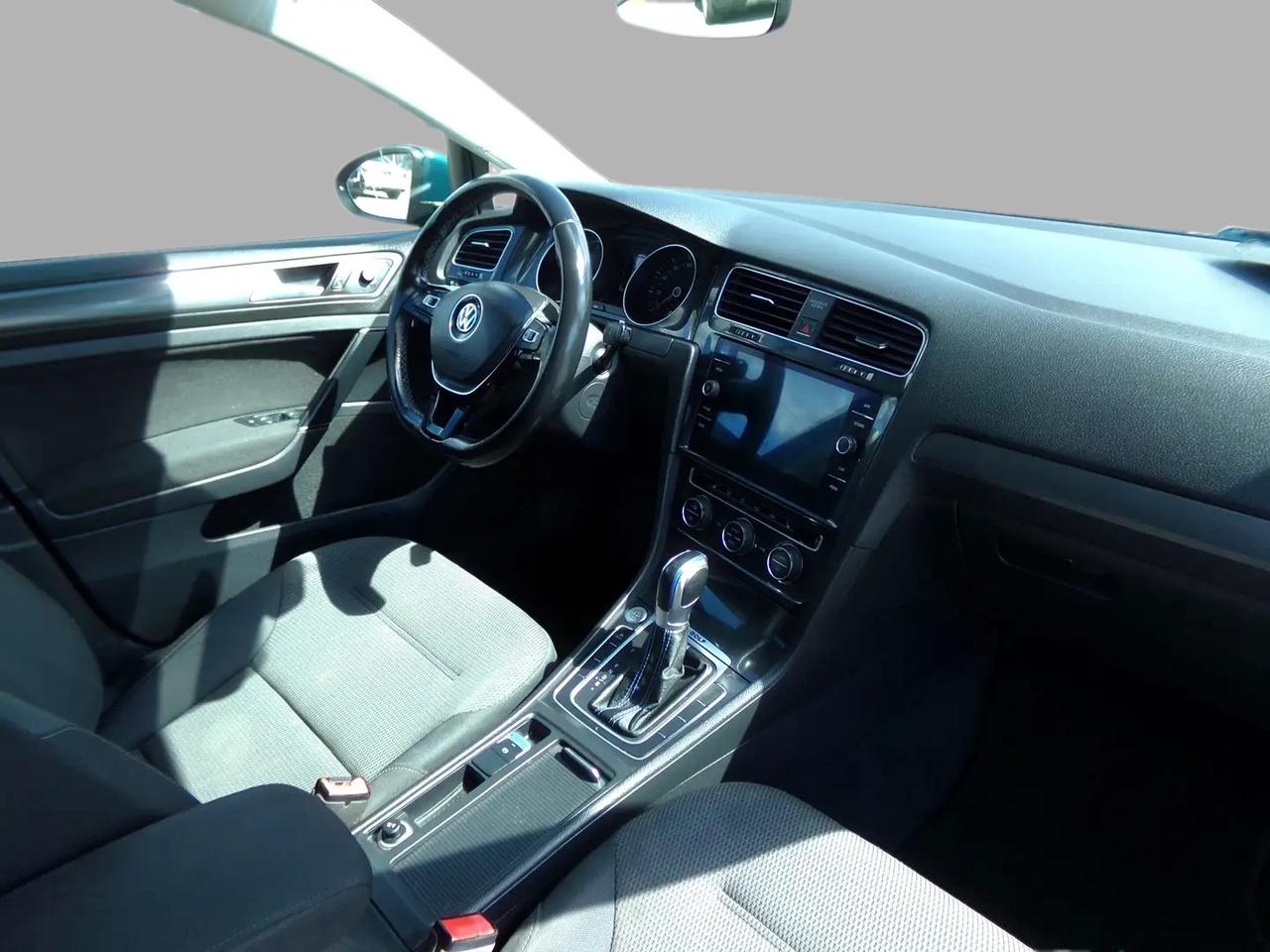 2017 Volkswagen e-Golf Comfortline Photo