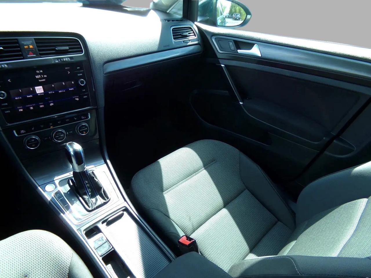 2017 Volkswagen e-Golf Comfortline Photo