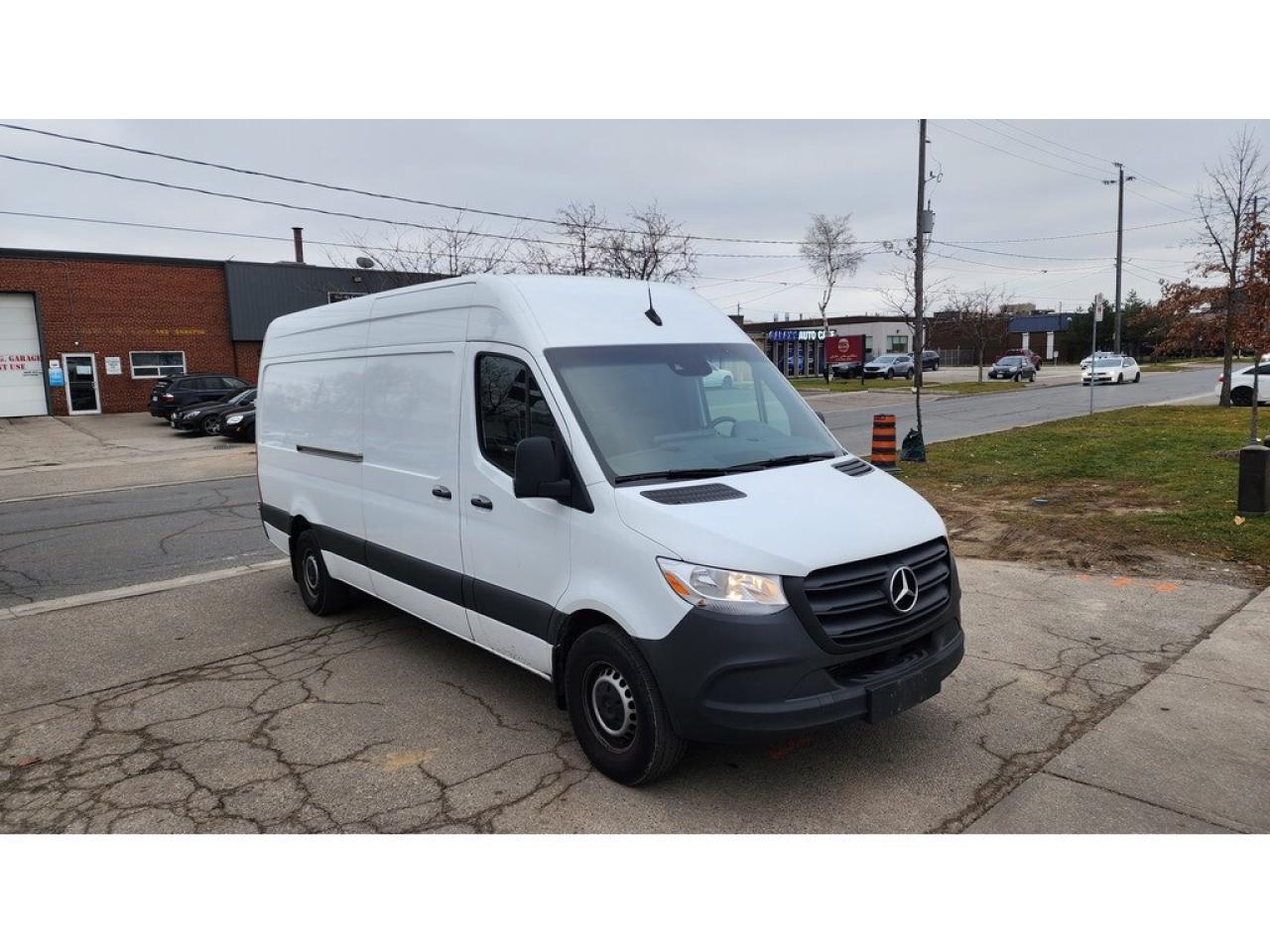 2021 Mercedes-Benz Sprinter Cargo 2500 170WB - 4cylDiesel - Big Screen - LOW K Photo4